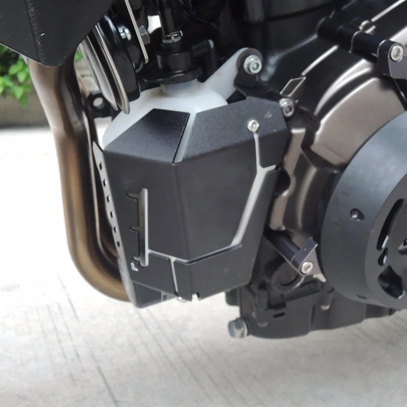 Coolant Recovery Tank Shielding Cover สําหรับ Yamaha XSR 700 XSR700 XSR-700 2015-2024