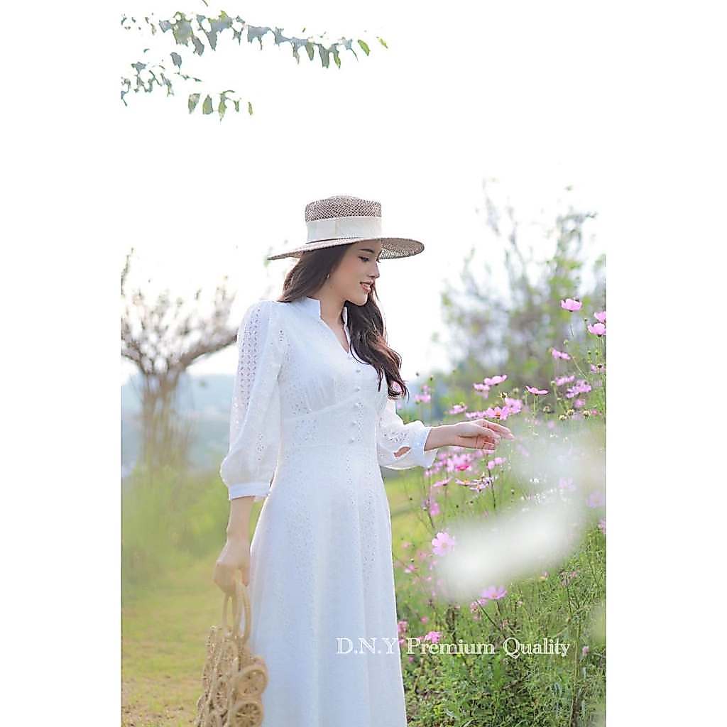 เดรสขาว เดรสลูกไม้ Maxi Dress เนื้อผ้า Cotton ฉลุลายดอกแน่นสวยหรู เนื้อผ้านุ่มมีน้ำหนัก