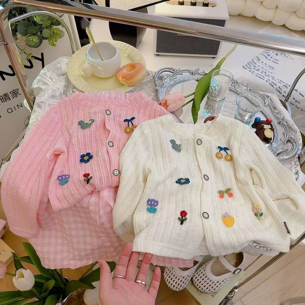 เสื้อคาร์ดิแกนถักแขนยาวสำหรับสาวๆ ออกแบบน่ารักสไตล์การ์ตูน