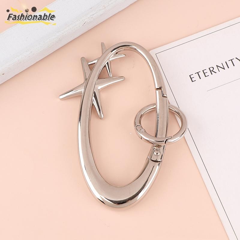 Fashion.shop03 พวงกุญแจคาราบิเนอร์ Star Aesthetic Lucky ลูกเต๋าเปิดโลหะกระเป๋าเป้สะพายหลังจี้สําหรับ