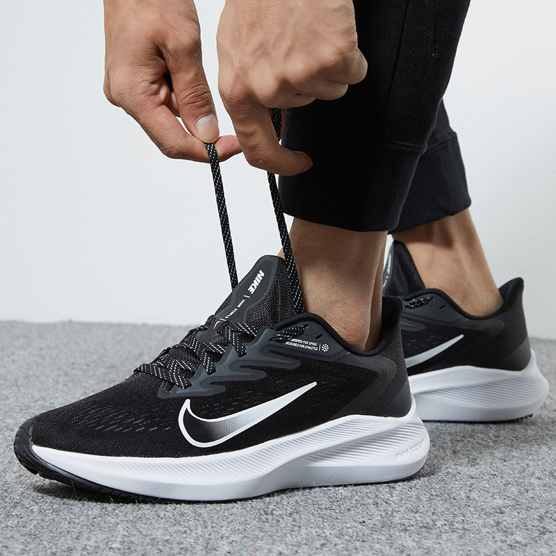 Nike Nike รองเท้าผู้ชายฤดูร้อนสไตล์ใหม่ ZOOM WINFLO7 กีฬาตาข่ายระบายอากาศรองเท้าวิ่ง CJ0291-005