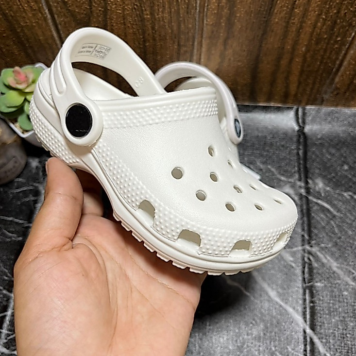 รองเท้าเด็ก รุ่นคลาสสิก | น้ำหนักเบา | กันลื่น | ใส่นุ่มสบาย