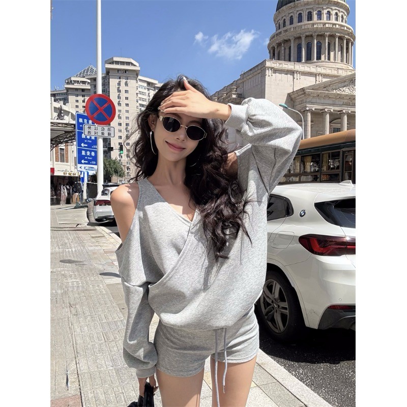 ชุดแขนยาวสำหรับผู้หญิง ต้นฤดูใบไม้ร่วง พร้อมสายปรับขนาด กางเกงขาสั้น 2 ชิ้น