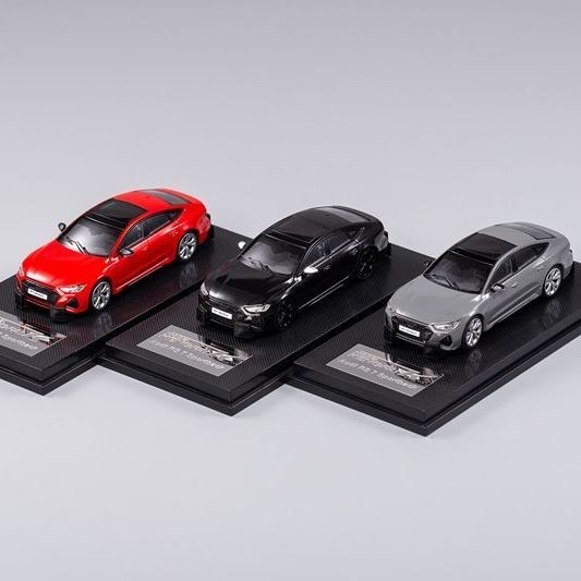 KengFai Qihui 1: 64 Audi RS7 C8 Sportback Suit Thug โมเดลรถโลหะผสม