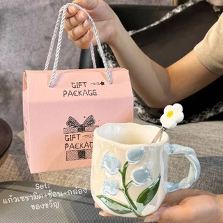 มาใหม🎊🎊แก้วเซรามิก ลายทิวลิป สไตล์สาวน้อย พร้อมช้อนกับกล่องลายสวยๆ เหมาะสำหรับเป็นของขวัญ