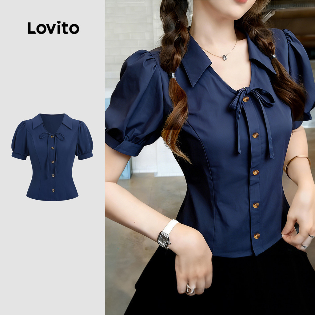 Lovito เสื้อเชิ้ตลําลองผู้หญิง แขนสั้น สีฟ้าอ่อน ลายจุด คอวี กระดุมหน้า ชายเสื้อระบาย L183AD212
