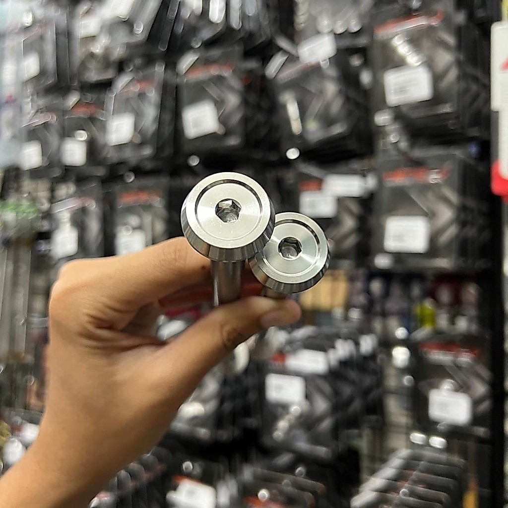 แกนล้อหน้า-หลัง ลาย CNC-P1 มีหลายรุ่น