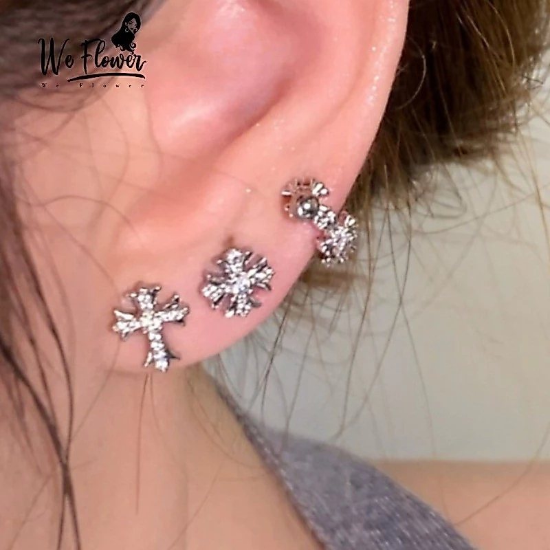 We Flower 1PC Punk Shining คริสตัลไทเทเนียมเหล็ก Cross สกรูต่างหูผู้หญิงผู้ชาย Hypoallergenic Ear Studs เครื่องประดับ