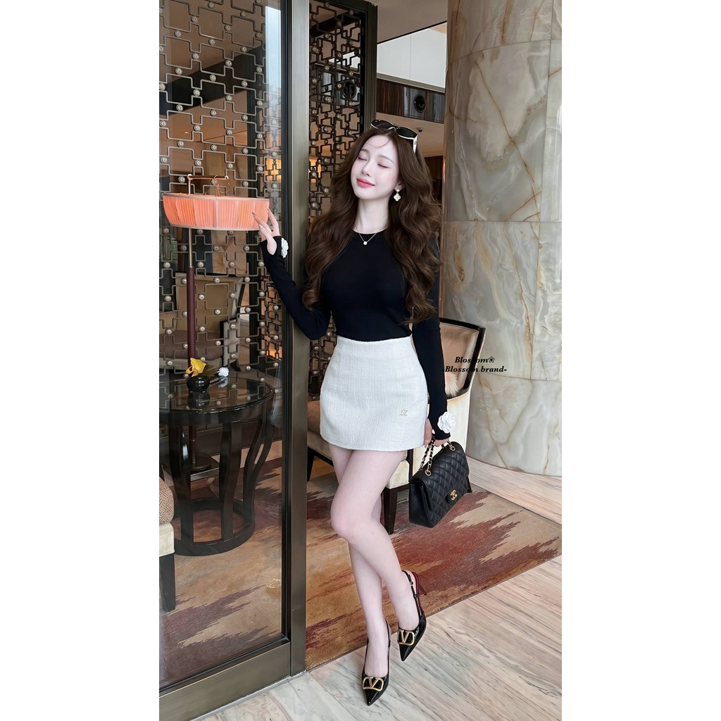 XS-L รุ่นนี้ห้ามพลาด ชุดเซ็ท เสื้อแขนยาวติดกุหลาบสีดำ รูปที่ 4