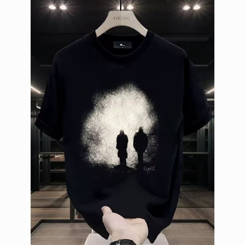 23 ผู้ชาย 2024 พิมพ์เสื้อยืดครึ่งแขนใหม่สไตล์ Top NEW Series แขนสั้น 2025 วันหลวมรอบคอ newins Street