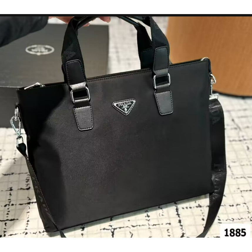 กระเป๋าแล็ปท็อป prada แฟชั่น prada คุณภาพสูงไนลอนความจุขนาดใหญ่ธุรกิจลำลองผู้ชาย Messenger กระเป๋า