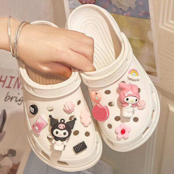 jibbitz crocs ของแทั daddy jibbitz เหมาะสําหรับรองเท้าหลุมอุปกรณ์เสริมการ์ตูนรองเท้าดอกไม้น่ารักอะนิ