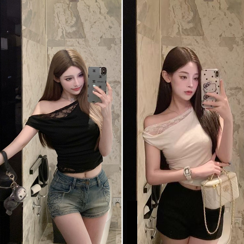 ไหล่ลูกไม้แบบใหม่ สไตล์เรียบหรูและหรูหราผ้ายืดรัดรูปสวย แผงลูกไม้ ดีไซน์เก๋ไก้และเซ็กซี่