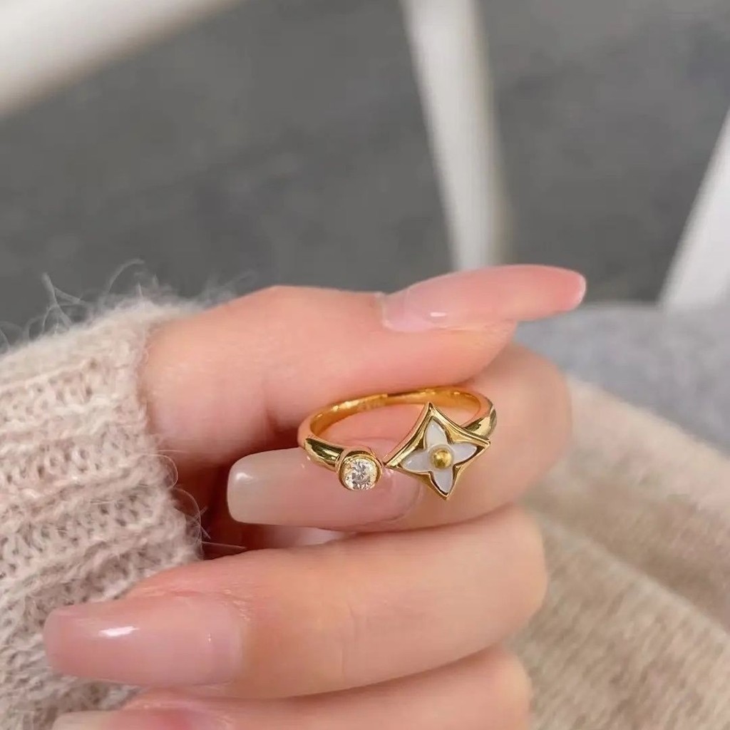 [miaom] Golden Retro Design High-End Simple Temperament Fashion Four-Leaf Clover Index Finger ประณีตแหวนอีพ็อกซี่เปิดแหวน
