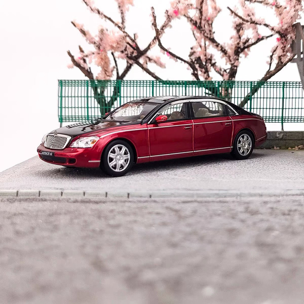 Stance Hunters SH 1: 64 Maybach 62 Four Door Sunroof Version Silver Alloy Car Model