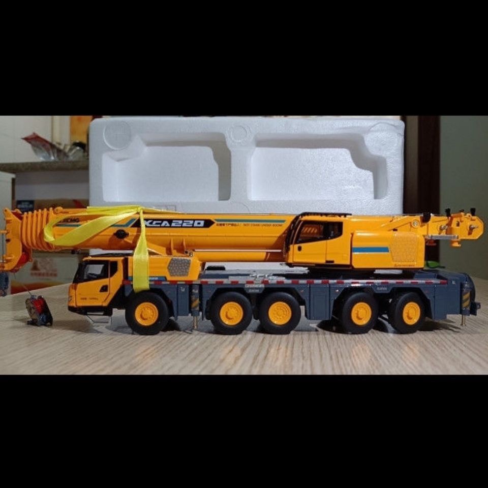 XCA-220 Original Factory Crane Model 220 Ton Crane Model Alloy