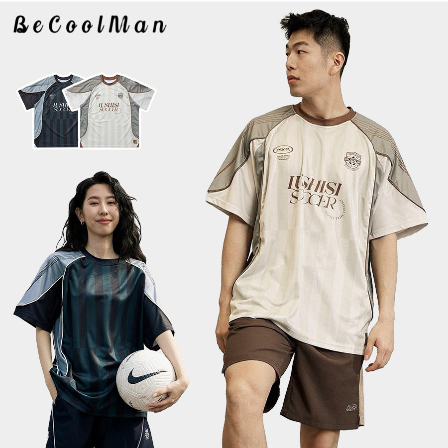 💥BecoolMan💥สไตล์อเมริกันวินเทจ เสื้อเจอร์ซีย์ พิมพ์ลายตัวอักษร คอกลม สีต่อ แฟชั่น แบบหลวม