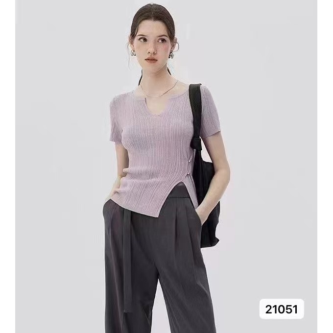 K ถัก Plus ขนาดเสื้อผ้าผู้หญิงสไตล์เกาหลี V คอ Hem จีบ Slit ออกแบบแขนสั้น Dema ด้านนอกถัก 1FWH