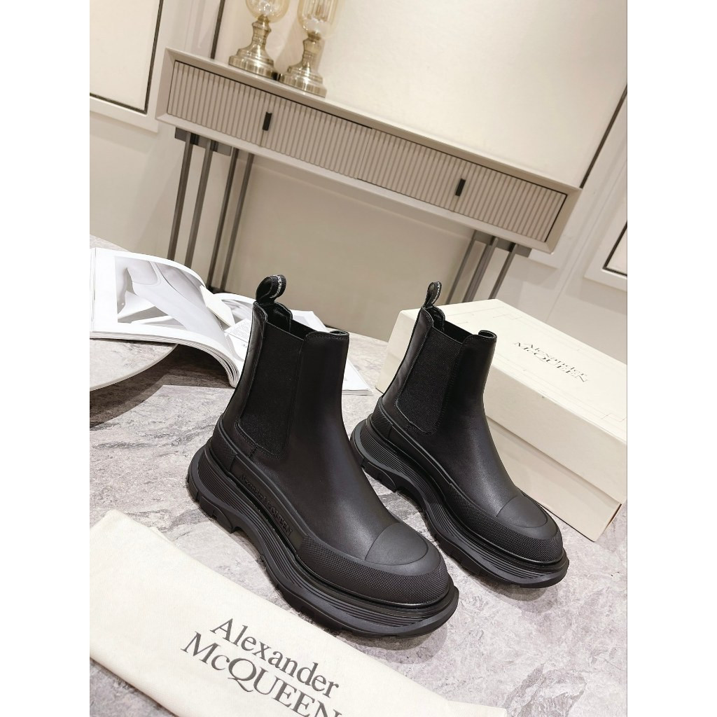 Mcqueen tread slick Casual Chelsea Boots Black Fashion Men Women Shoes