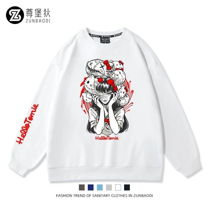 สเวตเตอร์คอกลมแขนยาวสไตล์สีเข้ม จากการรวมแบรนด์ Junji Ito Kawagami กับ Sanrio Hello Kitty