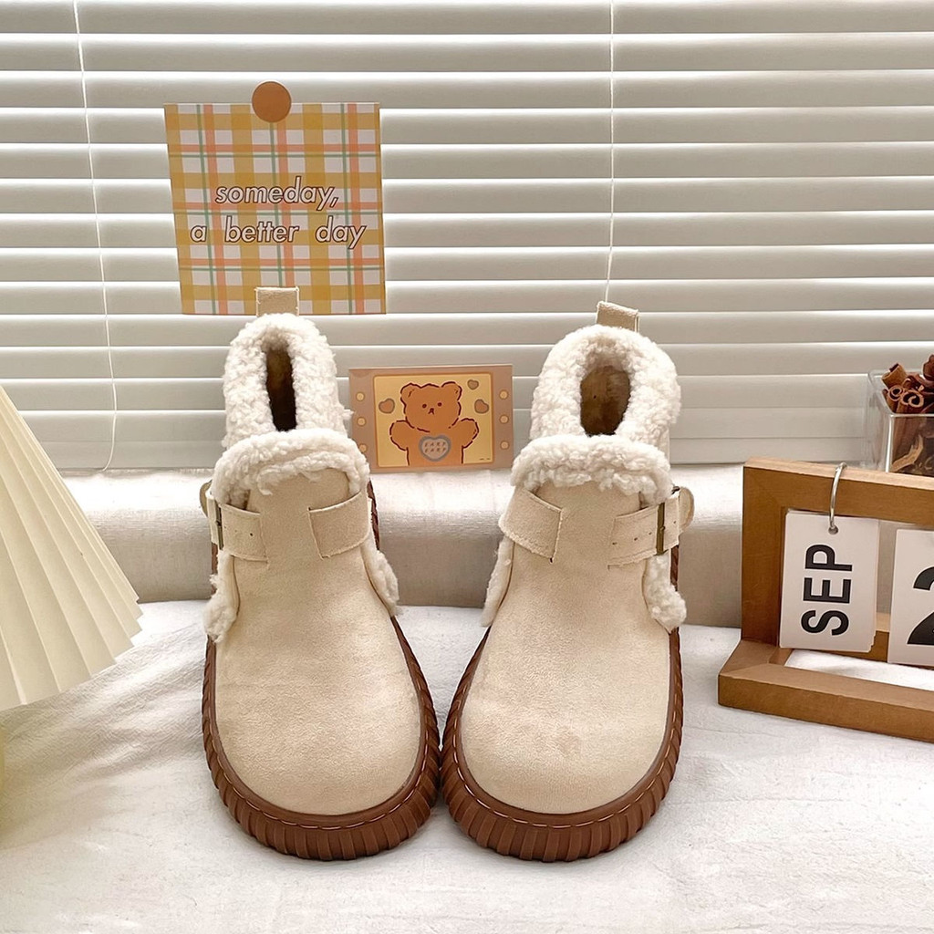รองเท้าผ้าฝ้ายขนแกะ Anti-Slip ออกแบบใหม่สำหรับผู้หญิง ให้ความอบอุ่นในฤดูใบไม้ร่วงและฤดูหนาว