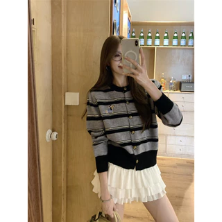 Vogue🌟พร้อมส่ง🌟 เสื้อไหมพรมแขนยาว คอกลม ผ้ากันหนาว ดีเทลลายทางสไตล์เกาหลี (Z-F111)