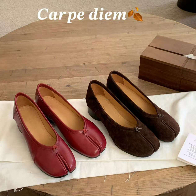 Retro Split Toe ปากตื้นรองเท้าส้นหนา 2025 ฤดูใบไม้ผลิฤดูร้อนสไตล์ใหม่ All-Match Slip-On Mary Jane รองเท้าผู้หญิง