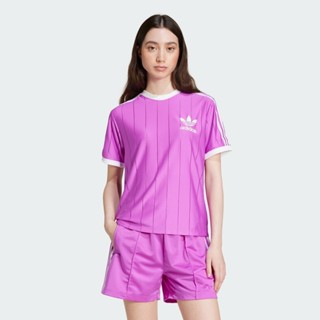 adidas ไลฟ์สไตล์ เสื้อยืดลายทาง Adicolor 3-Stripes ผู้หญิง ส…