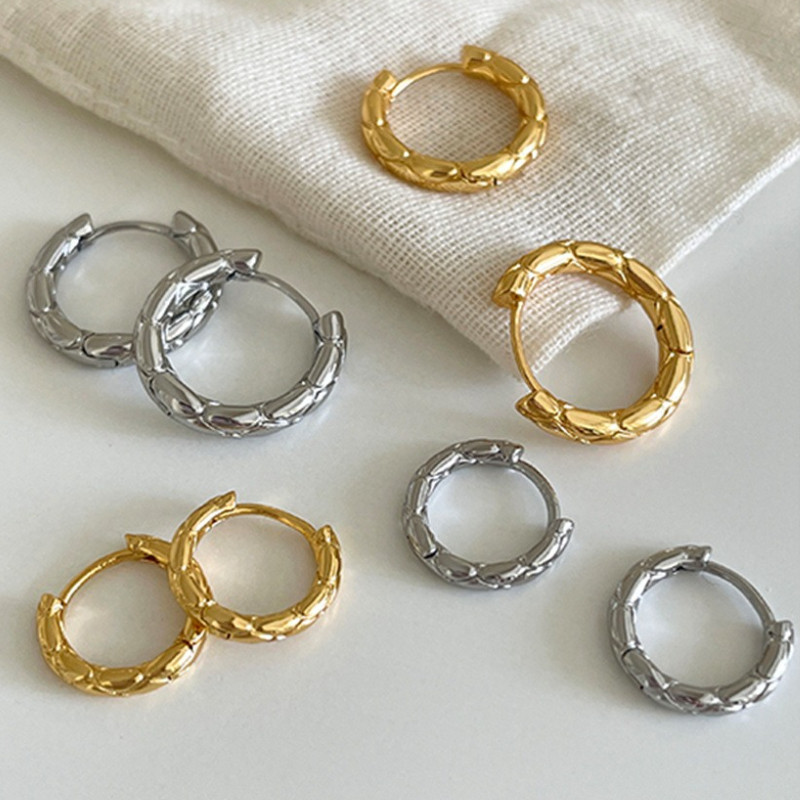 ต่างหูวงกลมทรง hoops สำหรับผู้หญิง ดีไซน์แฟชั่น อารมณ์บาง ใช้งานได้หลากหลายโอกาส