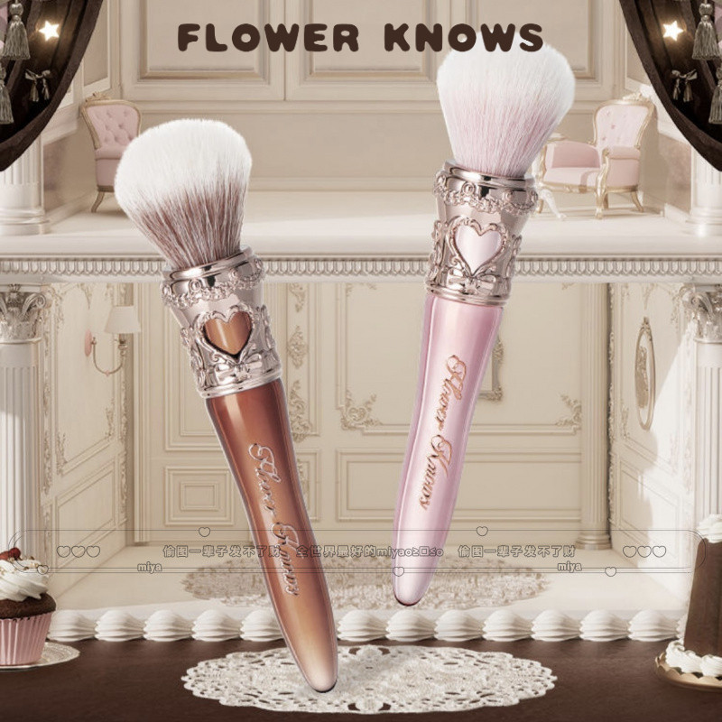 FLOWER KNOWS แปรงบลัชออน สวีทฮาร์ท แบร์ แปรงบลัชออน หัวกลม เครื่องมือแต่งหน้าแบบนิ่ม