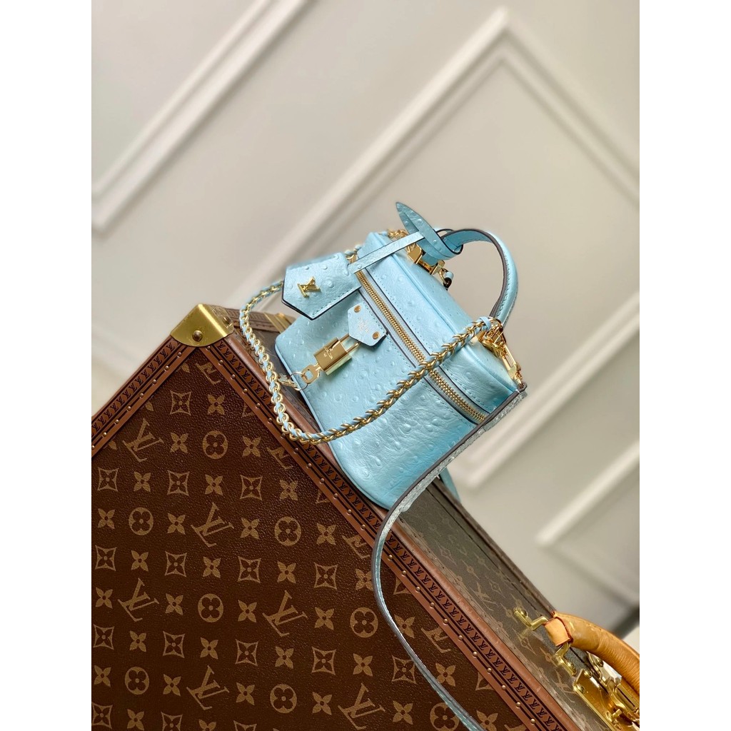 LV Blue Box Bag ขนาด 19x11.5x6.5 cm กระเป๋าถือสไตล์ทูต ทำจากหนังแท้ TOKQ