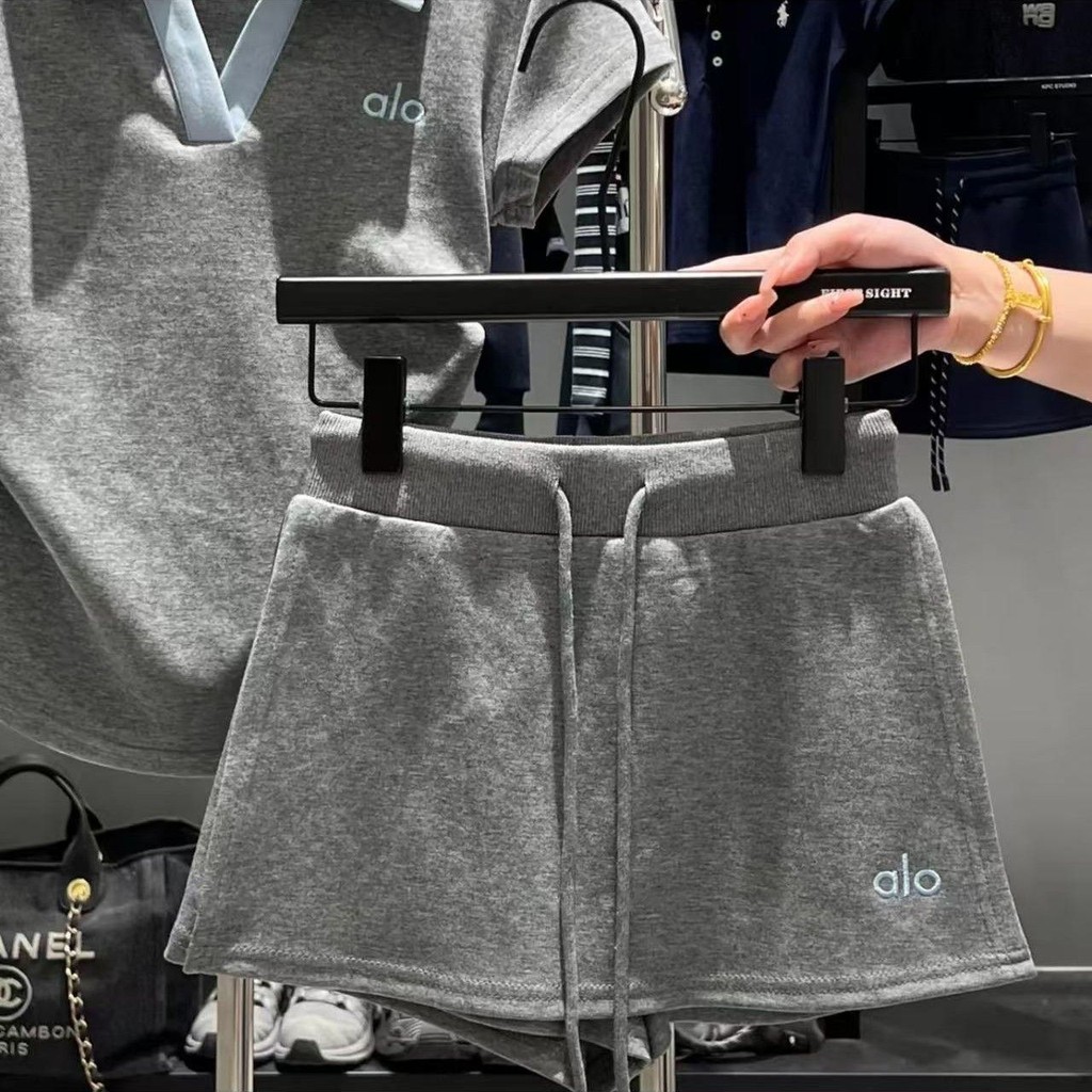 เสื้opoโลสีตัดทึ่มแบบคลาสสิก และกระโปรง - รูปที่ 7