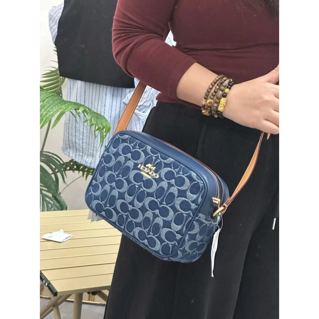กระเป๋า Jamie Chambray Denim Series สำหรับกล้องและสะพายข้าง แบบ Crossbody CAA74