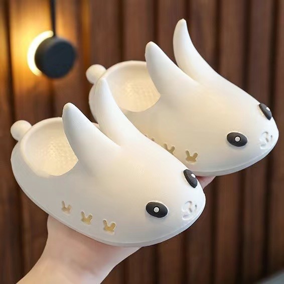 เด็กรองเท้าแตะเด็กชายกันลื่นในครัวเรือนน่ารักการ์ตูนเด็กทารก Soft-Soled Toe-Covered รองเท้าแตะรองเท้า20260622