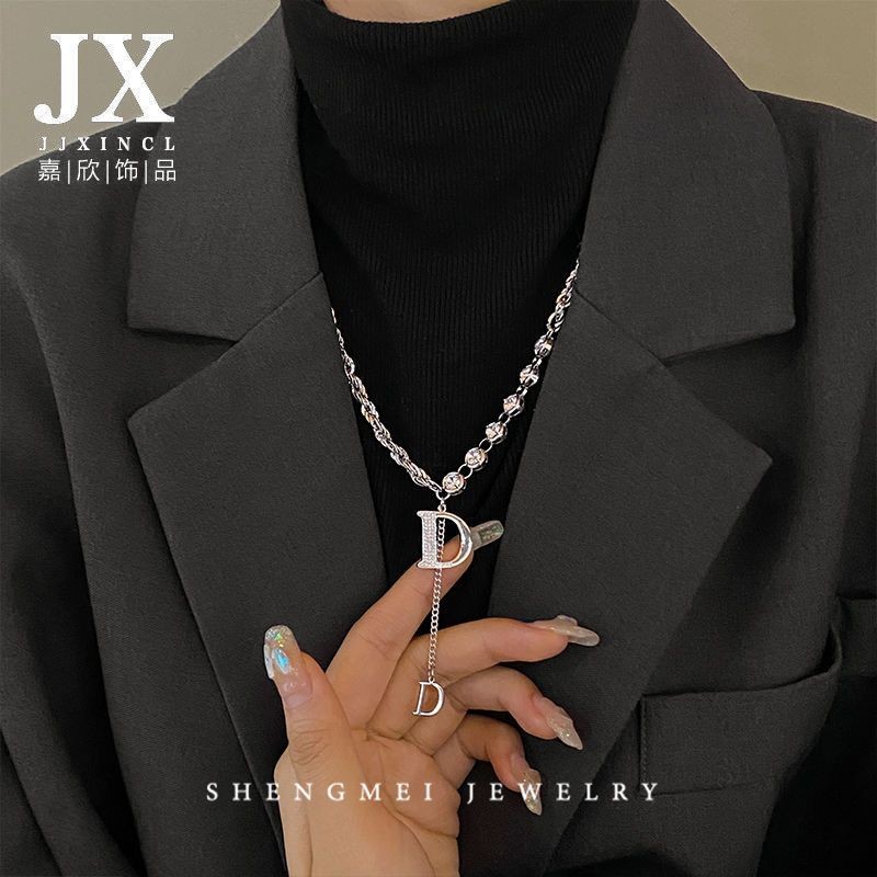 Light luxury niche design letter Dโซ่เสื้อกันหนาวWหรูหราMini design design design design design desi