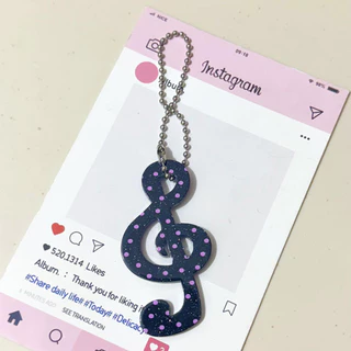 Elegant Creative Music Note พวงกุญแจศิลปะอะคริลิคจี้เพลงคุณภาพสูงที่ไม่ซ้ํากันสําหรับของขวัญกระเป๋าเป้สะพายหลังสวมใส่ทุกวัน