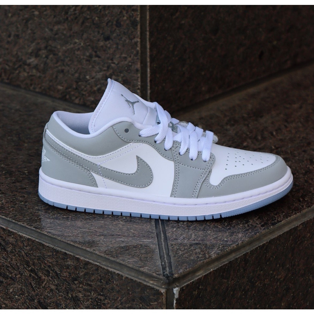 แฟชั่น Low Cut Wolf รองเท้าผ้าใบสีเทาสําหรับ Unisex AJ 1 Air 1