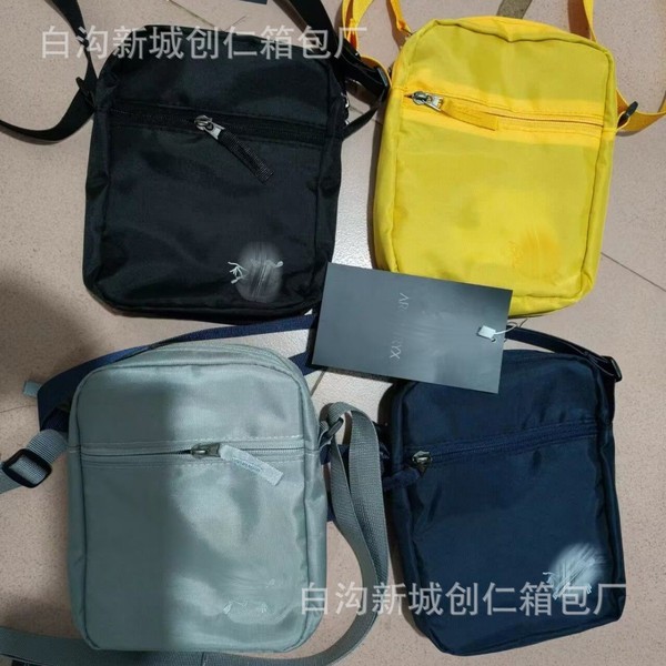 kappa bkk กระเป๋าปัก กระเป๋าสะพายข้างโลโก้ปักลายแฟชั่นเรียบง่ายสำหรับผู้ชายและผู้หญิงกระเป๋าใส่โทรศั