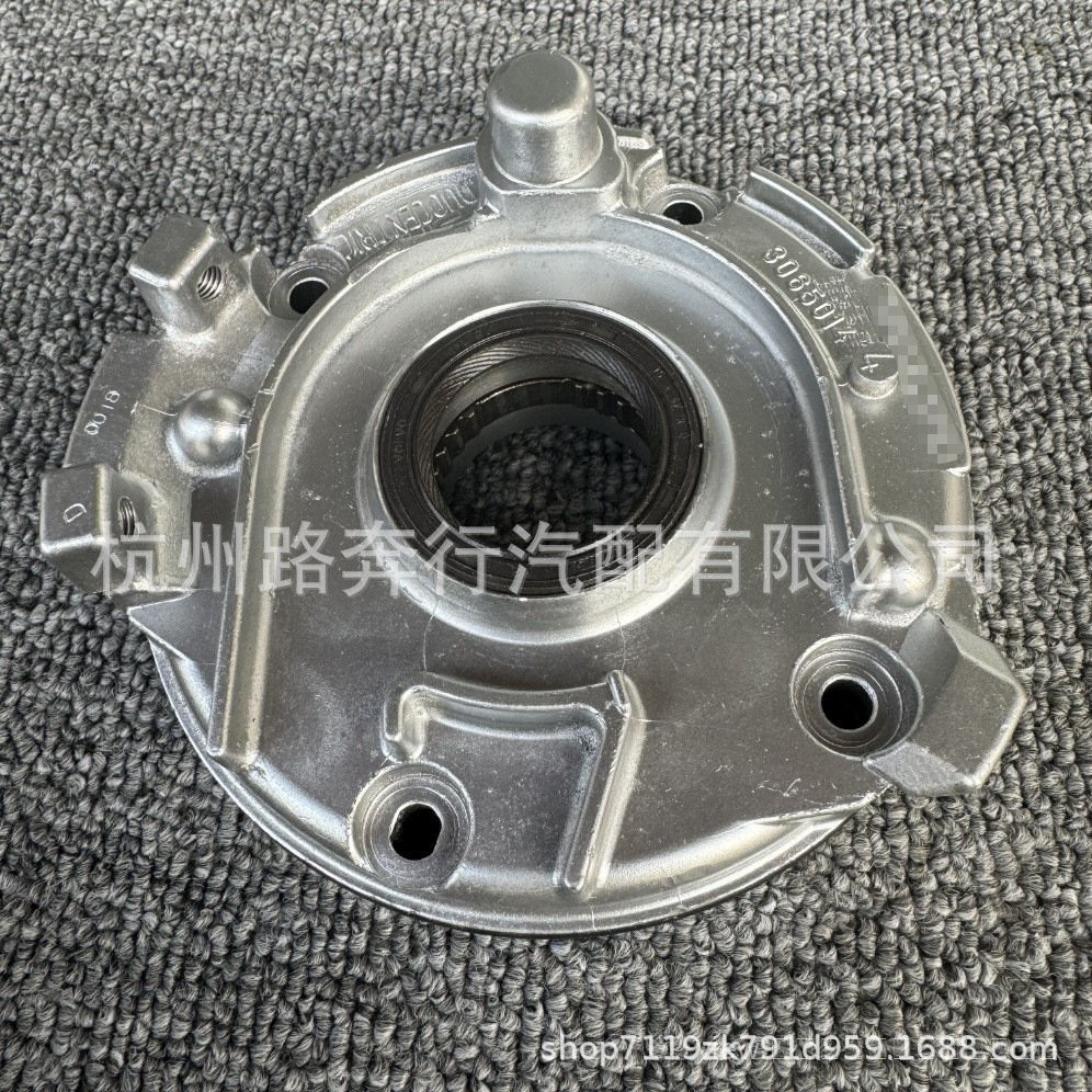 30650144Applicable to Volvo S60S80S40XC90 2.0T Engine Oil Pump30650144 24GM