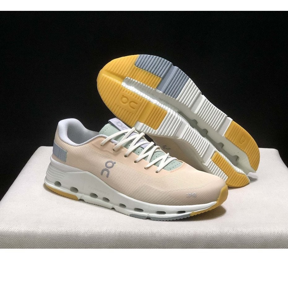 On Cloudnova Form 2 ทุกสภาพอากาศการดูดซับแรงกระแทกน้ําหนักเบารองเท้าวิ่งที่สะดวกสบายและระบายอากาศได้