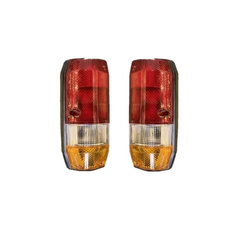 81560-60310 เหมาะสําหรับ LAND Cool Road Ze ไฟท้าย FZJ79 ไฟท้าย LAND CRUISER ไฟเบรคด้านหลัง