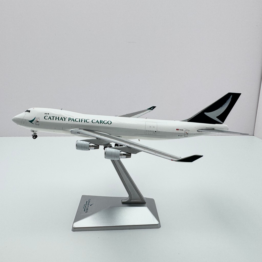 YY Wings 1/400 Cathay Pacific Airlines B747-400F B-LIA โลหะเครื่องบินรุ่นเครื่องบิน