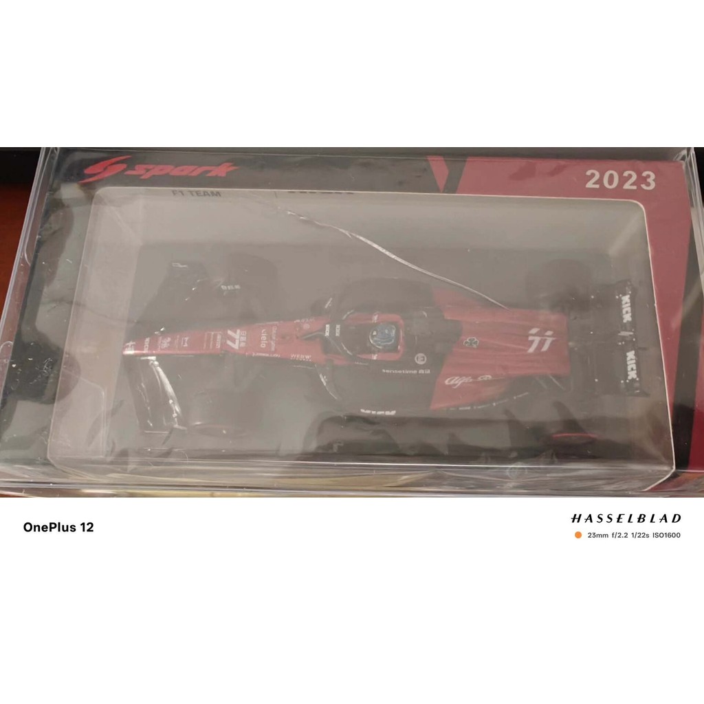 [spark/ใหม่เอี่ยมเท่านั้นกล่องแตกจัดส่งฟรี] Spark Alpha Romeo F1 Fleet C43 No.77 2023 Botas 1: 43 Sc
