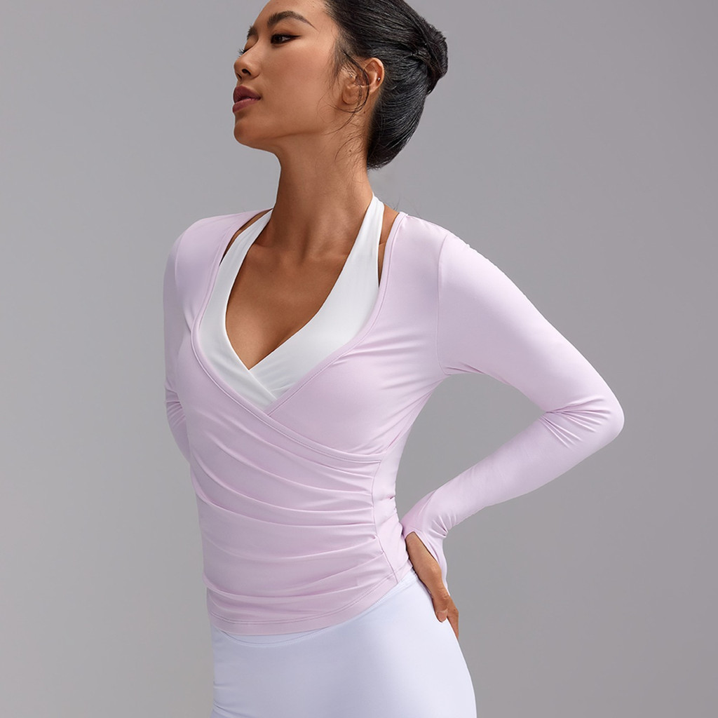 【LASYYOGA】 แขนยาวแบบไม่มี Bra สำหรับโยคะและฟิตเนส ดีไซน์ Cross V คอเอว pleats มี thumb hole และแห้งไว