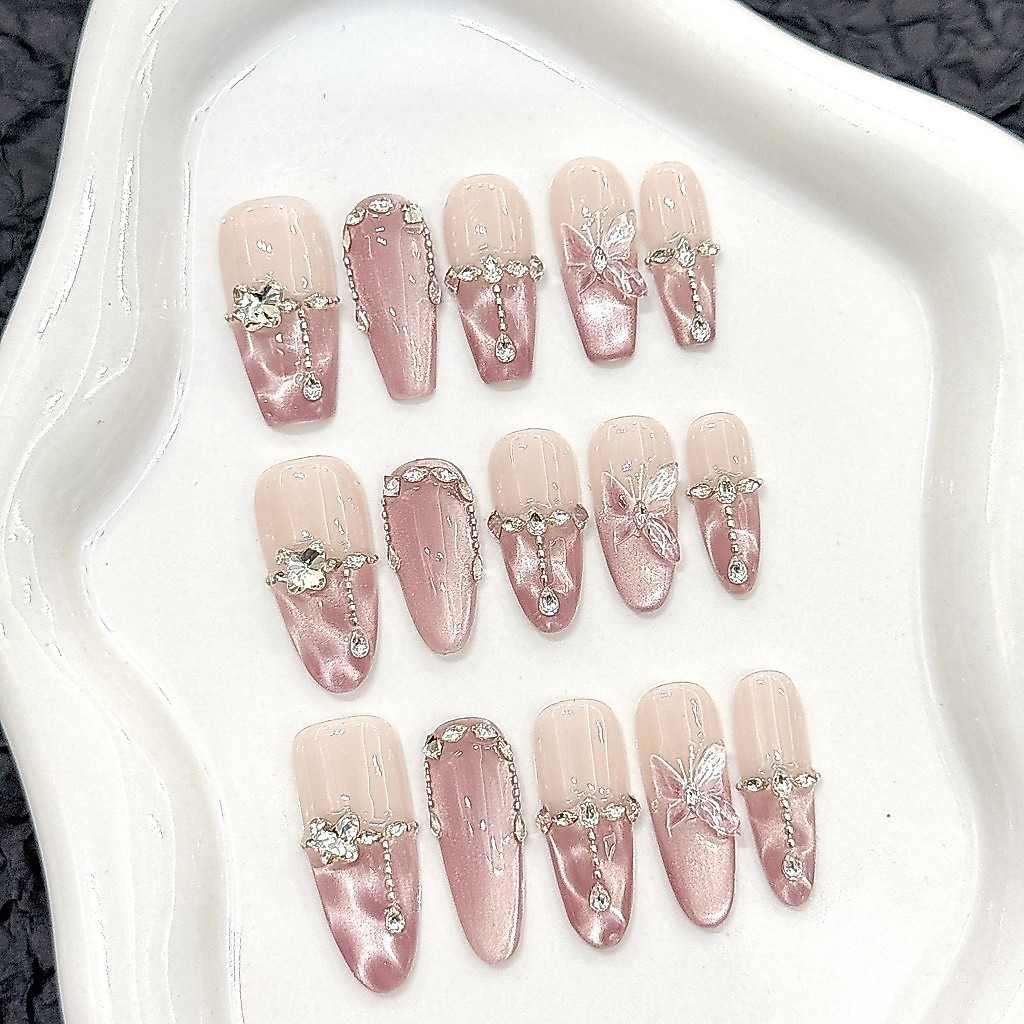 ทำมือ+กาวฟรี เล็บปลอมที่มีลวดลายผีเสื้อสีทองใสและแวววาว แบบตาแมว ใช้ซ้ำได้