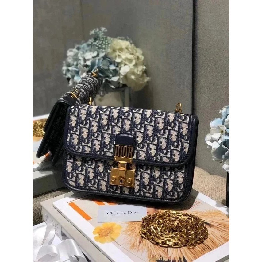 กระเป๋าสะพายข้าง Dior Retro Old Flower ทำจากผ้าใบปัก สำหรับสวมไหล่ พกพาสะดวก สำหรับผู้หญิง I549