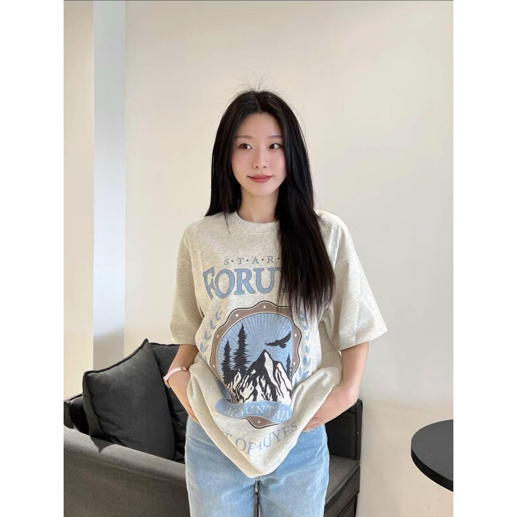 【จัดส่งภายใน 24 ชั่วโมงในกรุงเทพฯ】【C09】 เกาหลี เสื้อแบบดารา เสื้อยืด แขนสั้นผู้ชาย ผู้หญิง ลายทาง ตัวอักษร หลวม ลาย สกรี