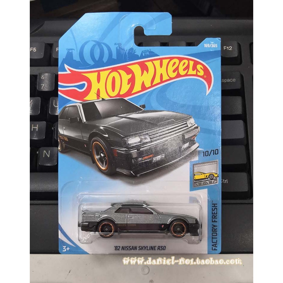 HOT WHEELS รถ HOT WHEELS 82 NISSAN SKYLINE R30 (สีดําเทา)