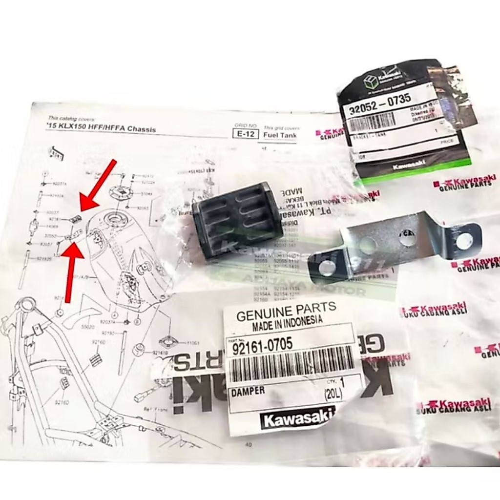ยางและขายึดถังหน้า KLX SG BF DTRACKER 150 ดั้งเดิม