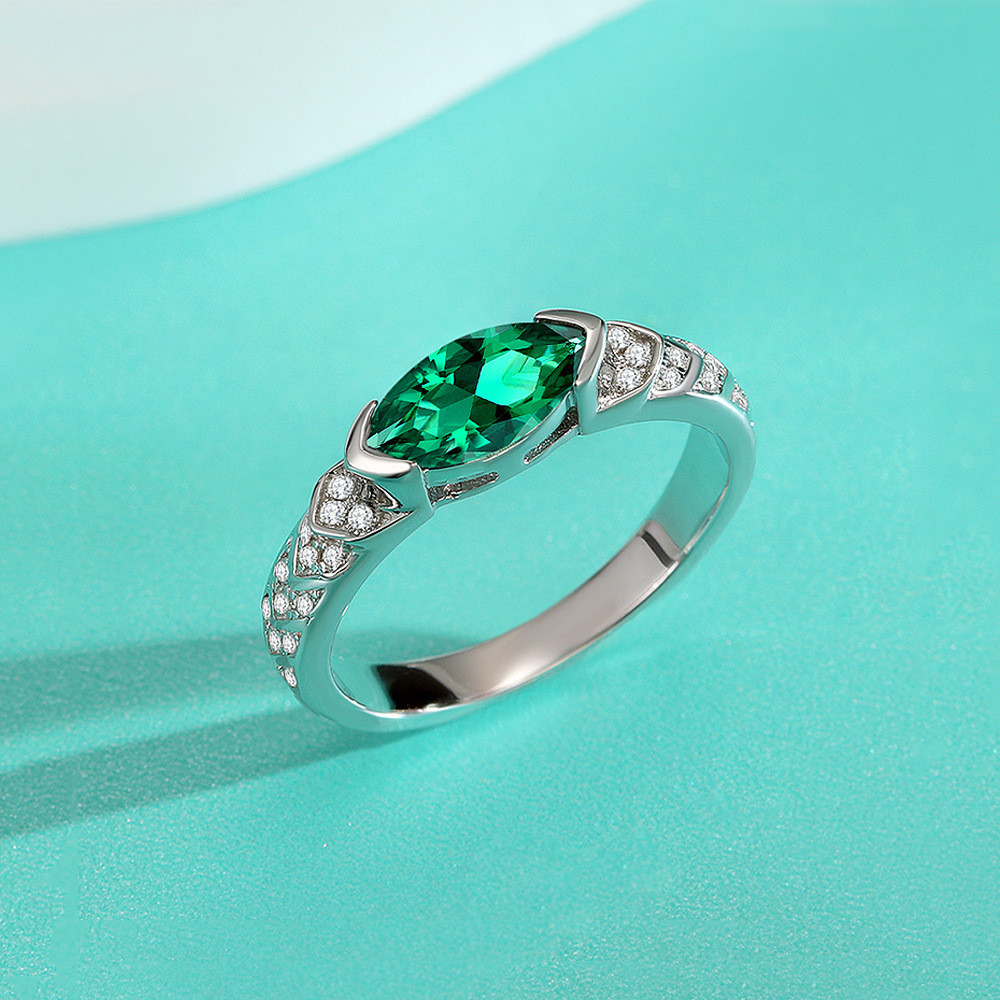 [MIJING] ยุโรปอเมริกัน Ugarte Eye แหวนเพชรสีเขียว ม้าตาเพชร Horus Eye Guardian แหวน